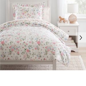 Pottery Barn Kids Laney Queen Duvet cover- Brand New!